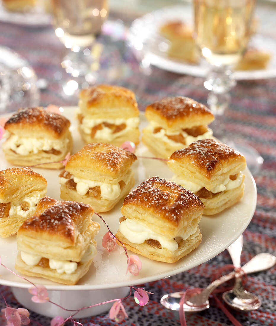 Candied chestnut flaky pastry bites