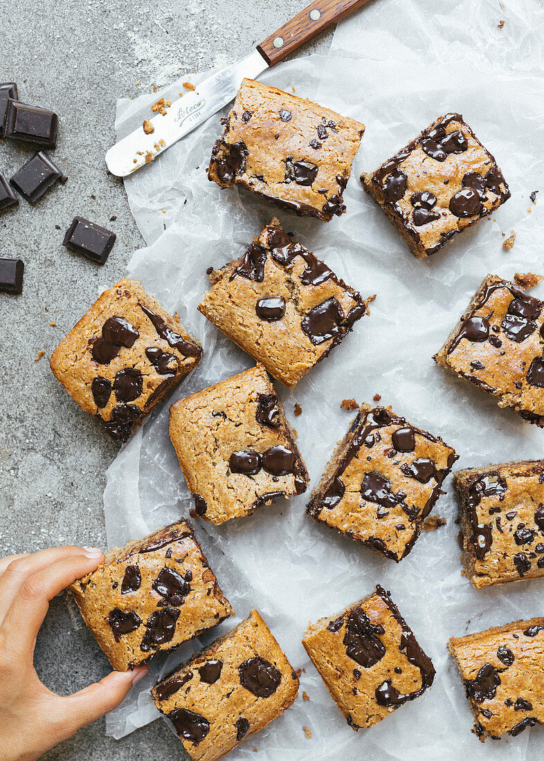 Blondie: Karamell-Brownie mit Chocolate Chips