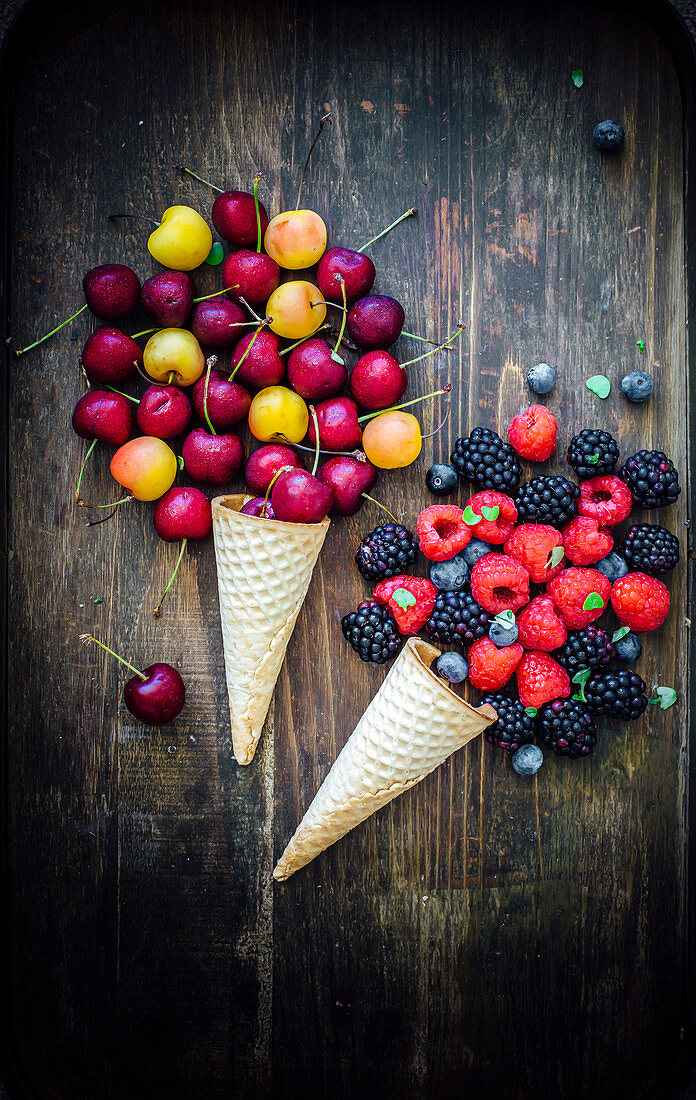 Ice cream-style summer fruit wafles