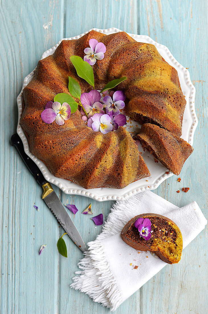 Chocolate-vanilla marble cake