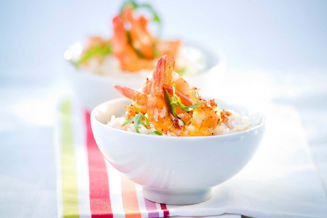 Reis mit marinierten Garnelen mit Espelette-Chili