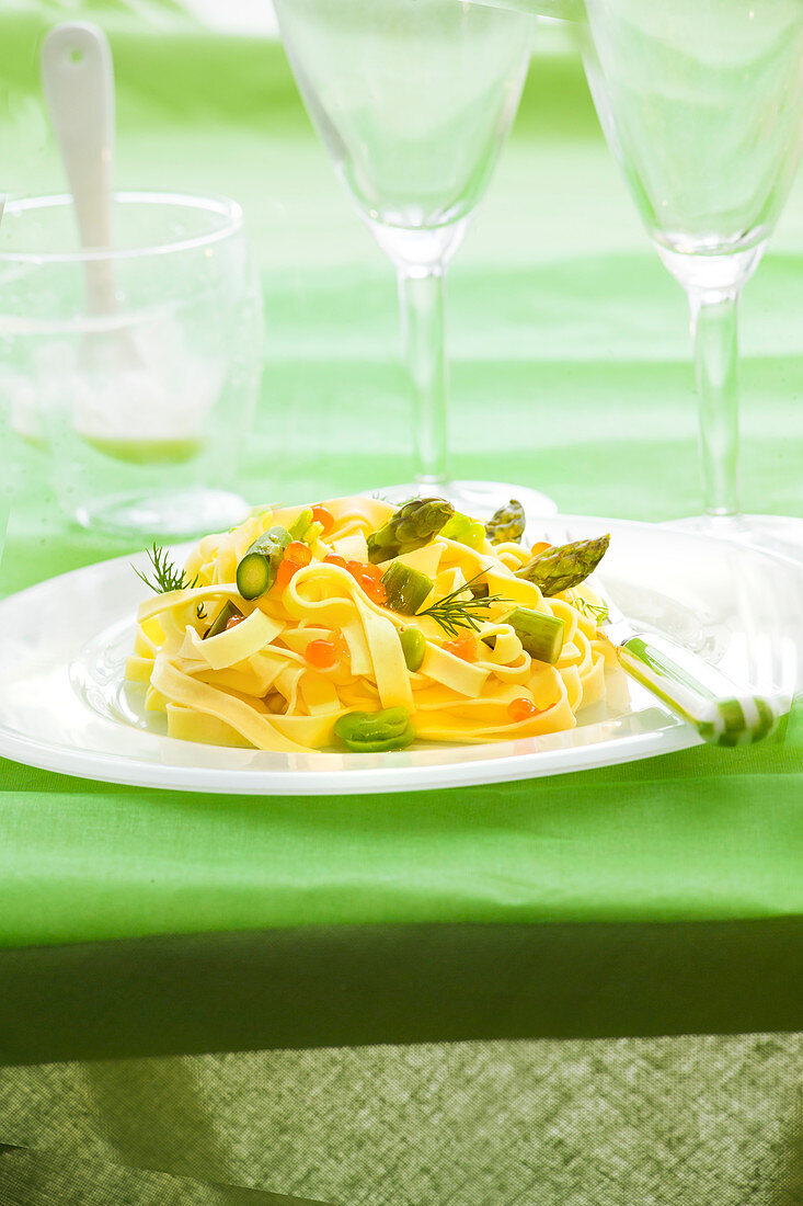 Tagliatelles with green asparagus and salmon roe