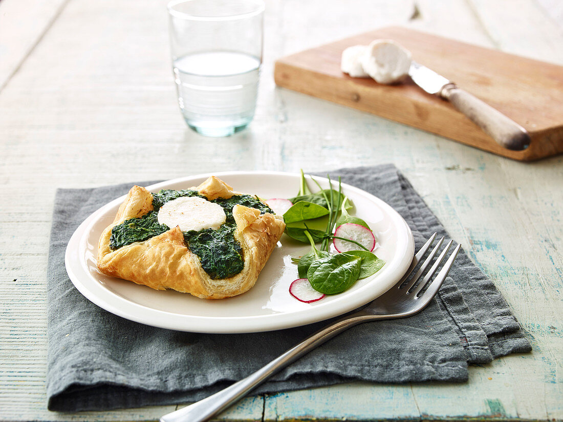 Spinach and goat's cheese flaky pastry pie