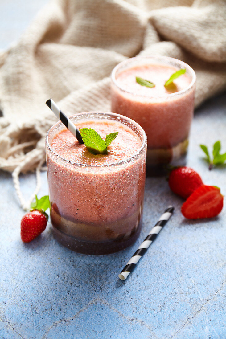 Strawberry-mint smoothie