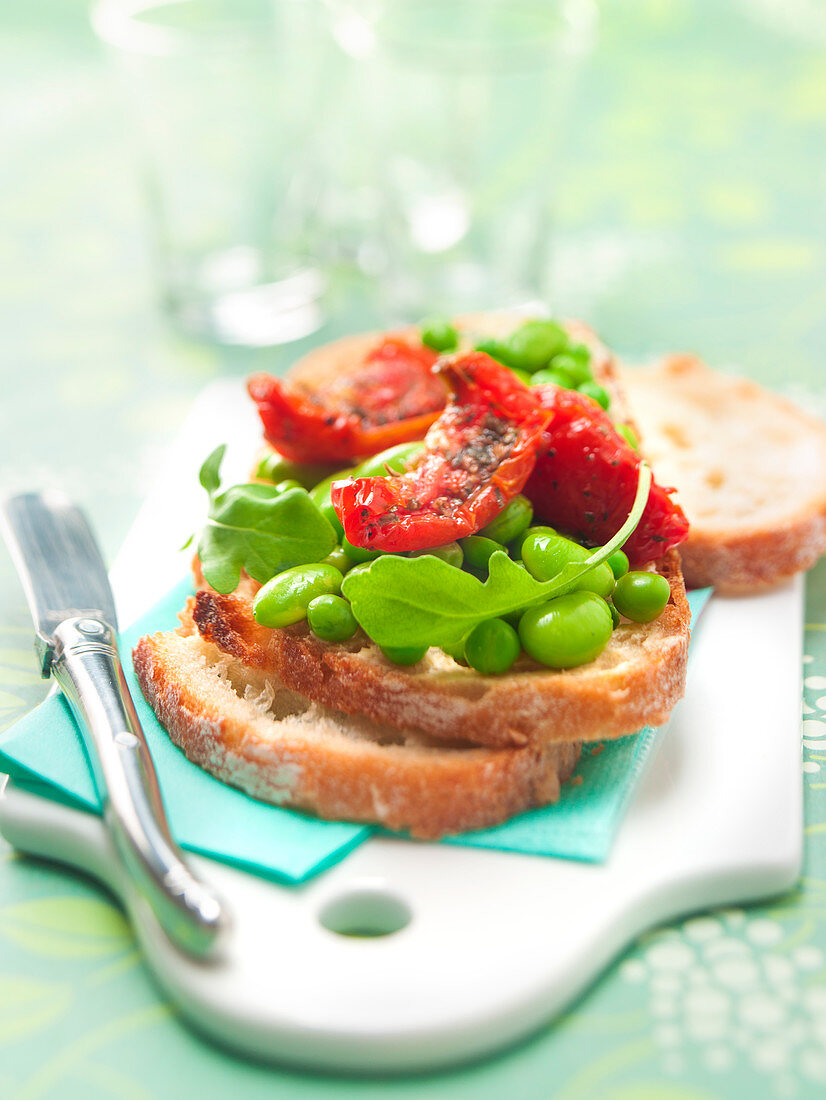 Vegetables on sliced bread