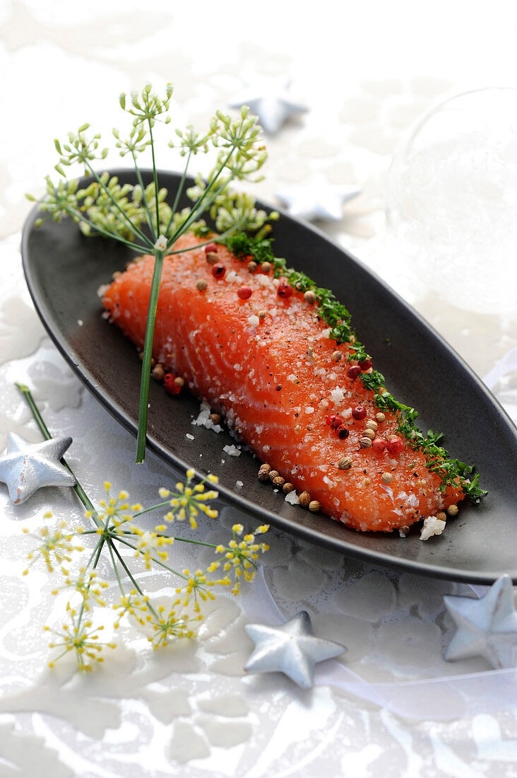 Gravlax salmon with 3 types of pepper