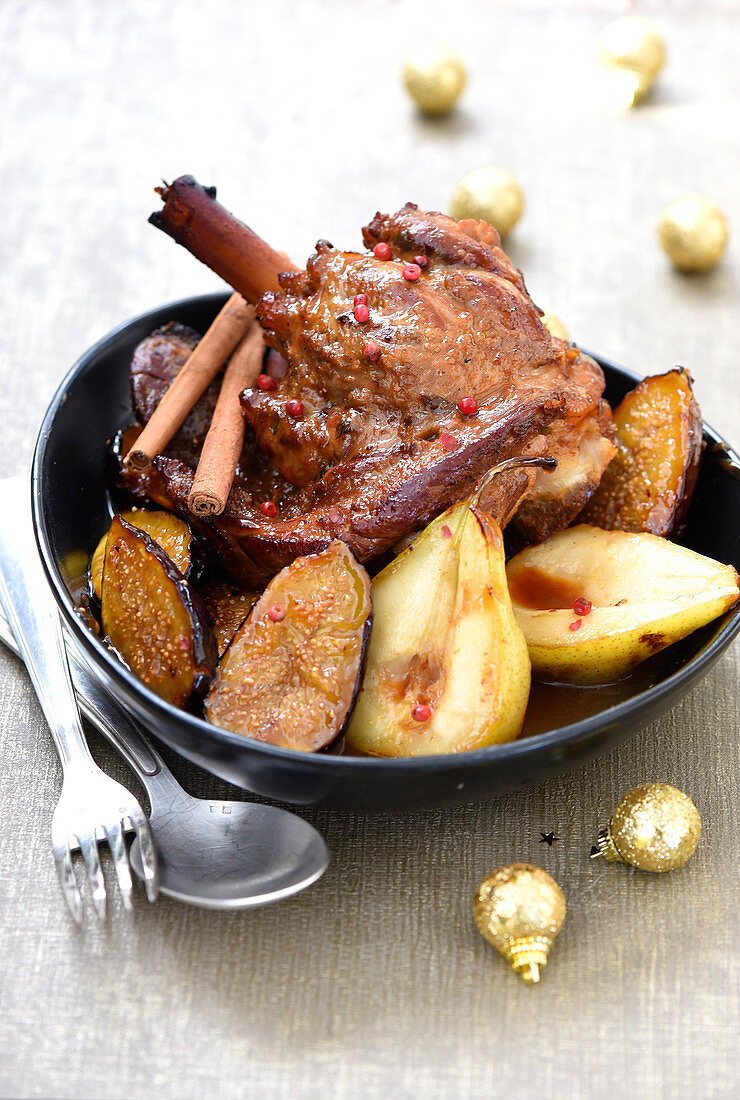 Knuckle of lamb confit with honey and fruit