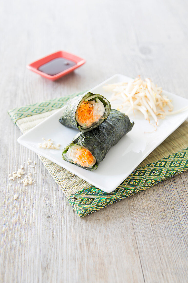 Carrot,Soya And Cucumber Nori Roll