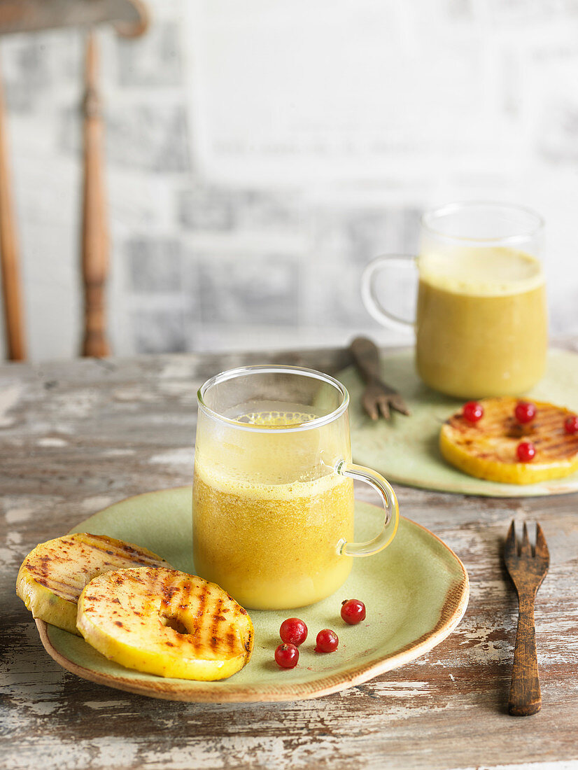 Turmeric-Flavored Milk With Apples Grilled With Cinnamon
