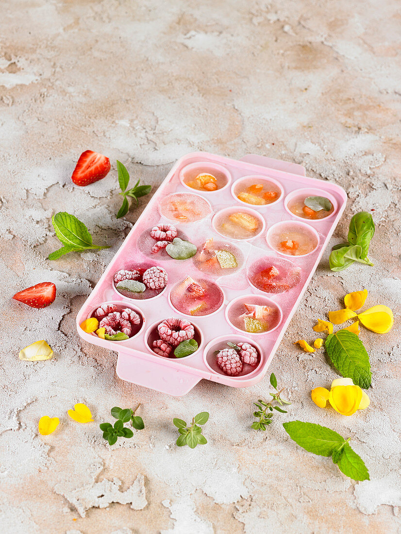 Fruit,Herb And Flower Ice Cubes