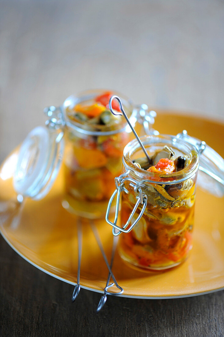Mussel and pepper jars