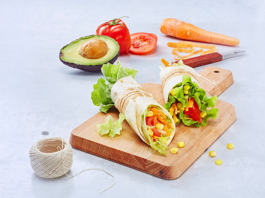 Raw vegetable and guacamole wraps