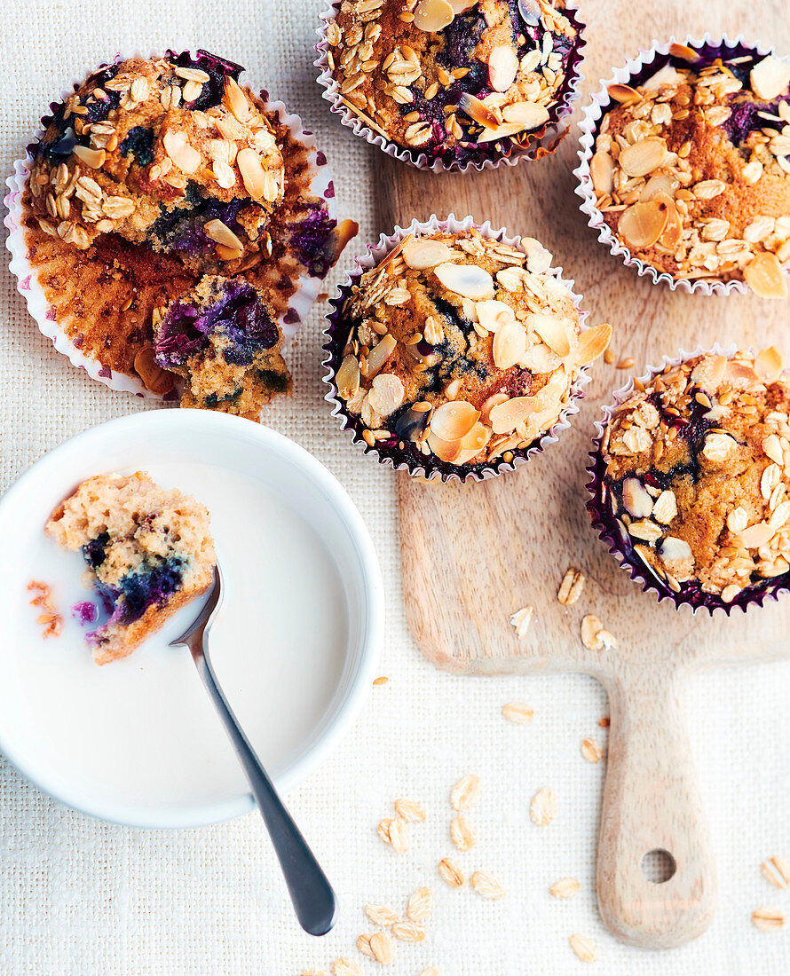 Muesli muffins with blueberries