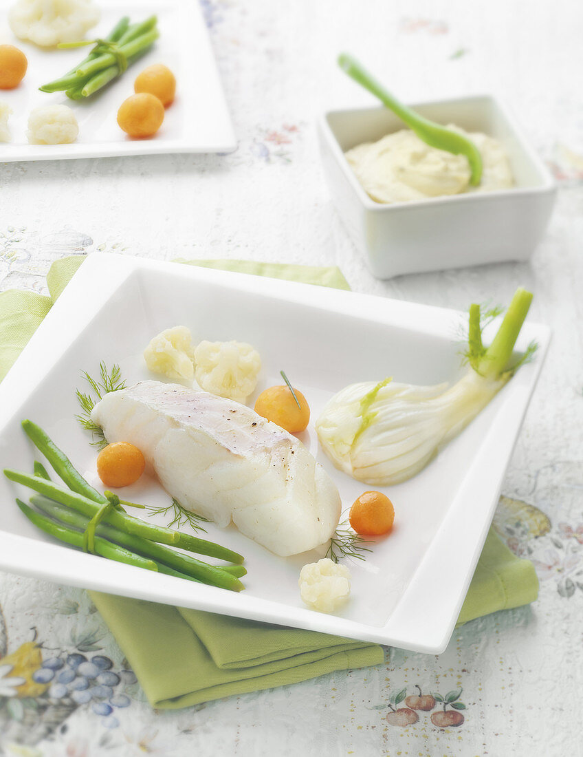 Steamed cod with garlic sauce