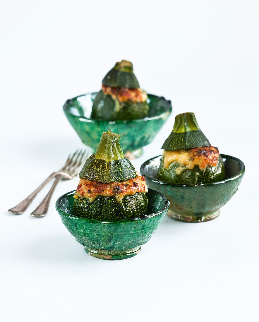 Round courgettes with basil stuffing