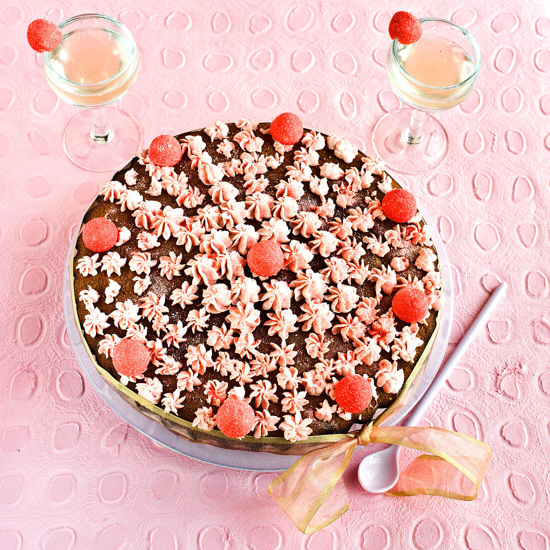 Schokoladenkuchen mit Tagada-Erdbeeren