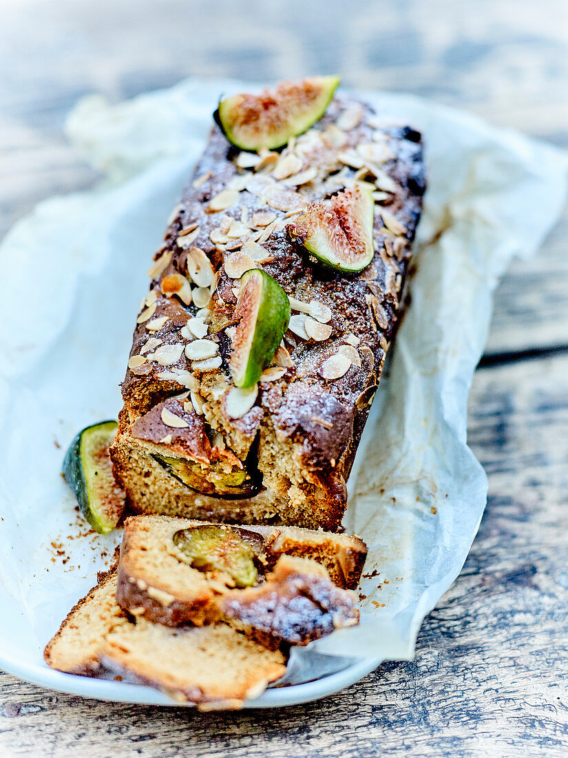 Fig, goat cheese and almond cake