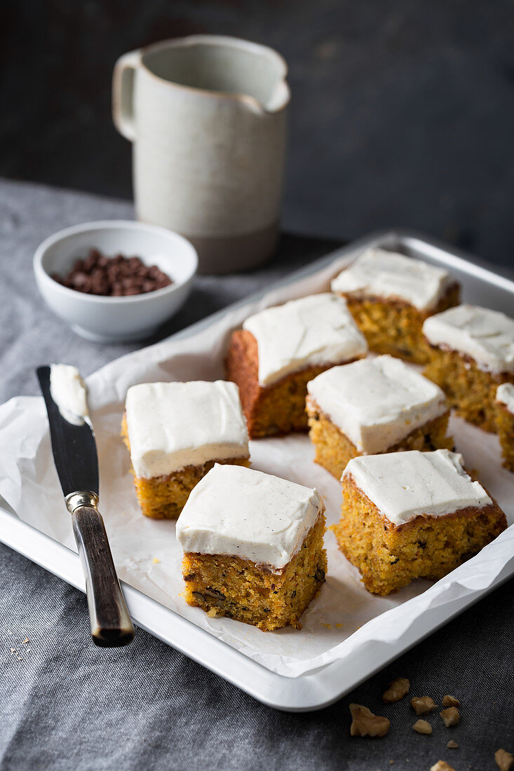 Möhrenkuchen mit Frischkäse-Topping