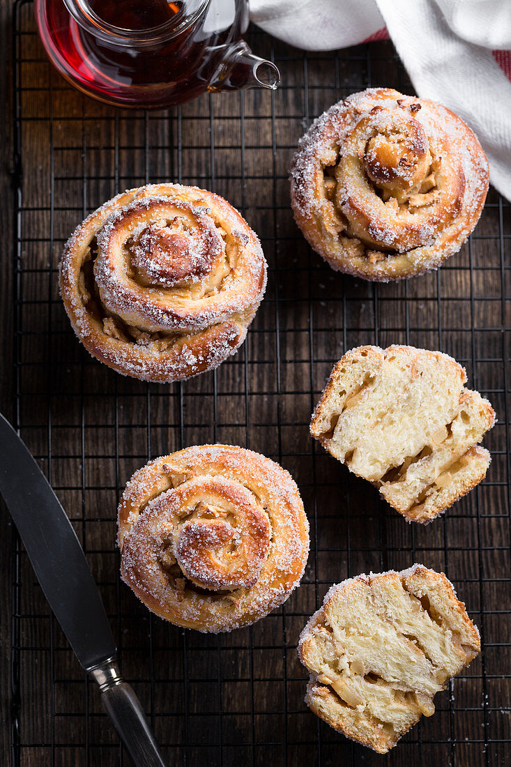 Schneckenküchlein mit Apfel-Zimt-Füllung (vegetarisch)