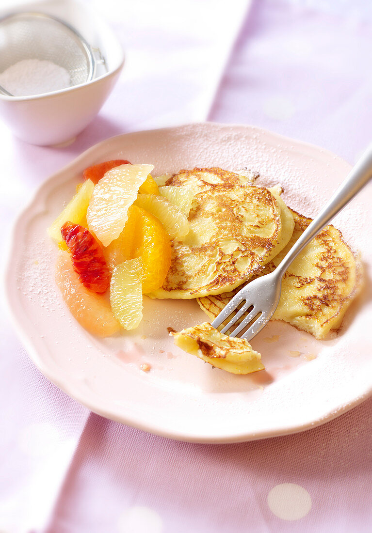 Ricotta-Pancakes mit Zitrusfrüchten