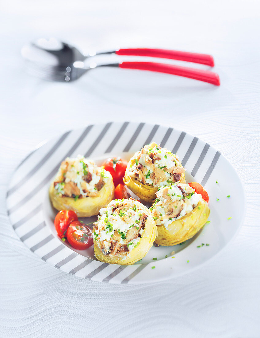 Artichokes stuffed with sardine rillettes