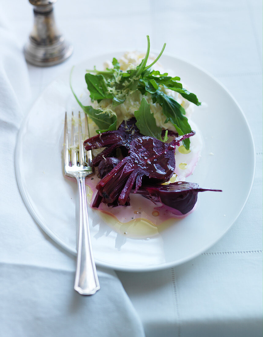 Beet and arugula salad with marinated burrata