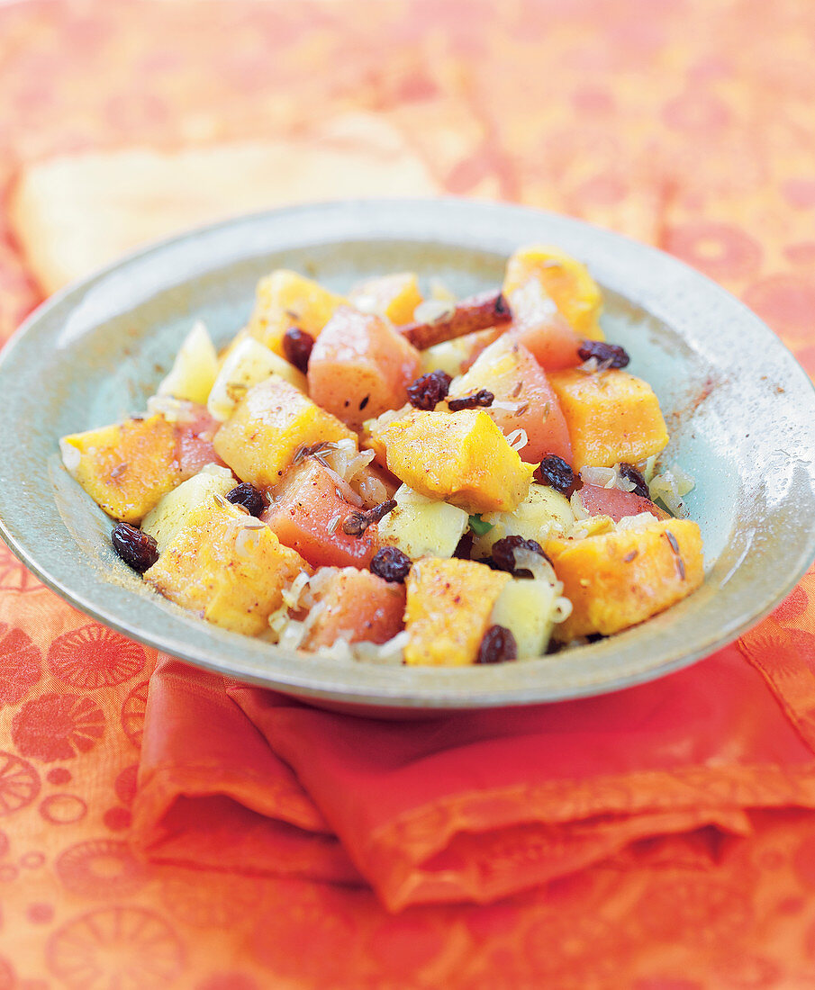 Pumpkin tagine with raisins and cloves