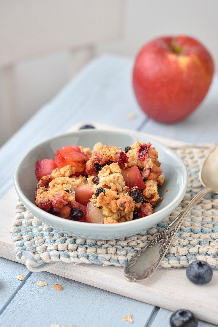 Apple And Blueberry Muesli Crumble