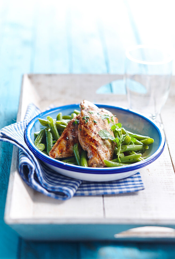 Grilled escalopes with green beans