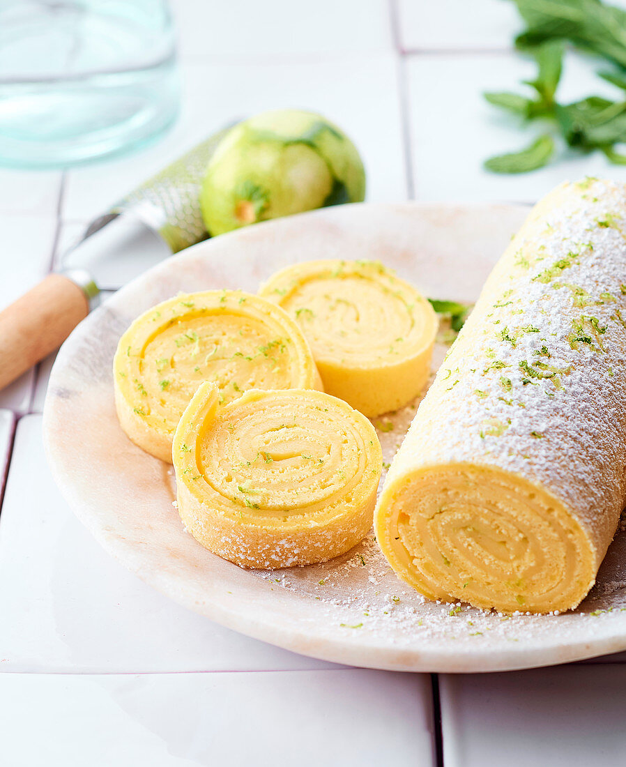 Mojito-style creamy rolled sponge cake