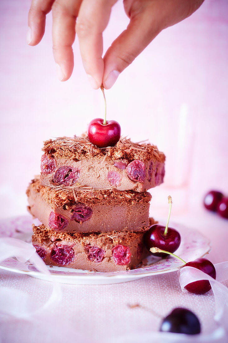 Choco-cherry magic cake
