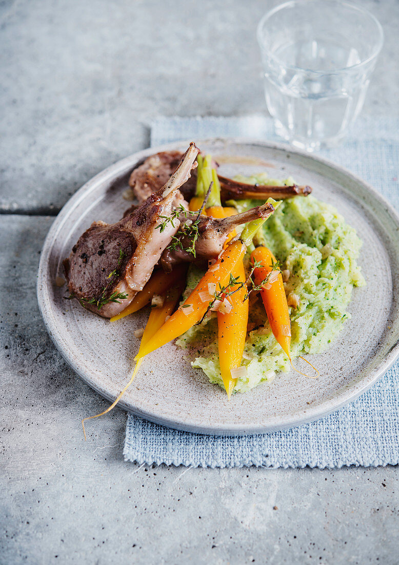 Lamb cutlet with broccoli puree and young carrots