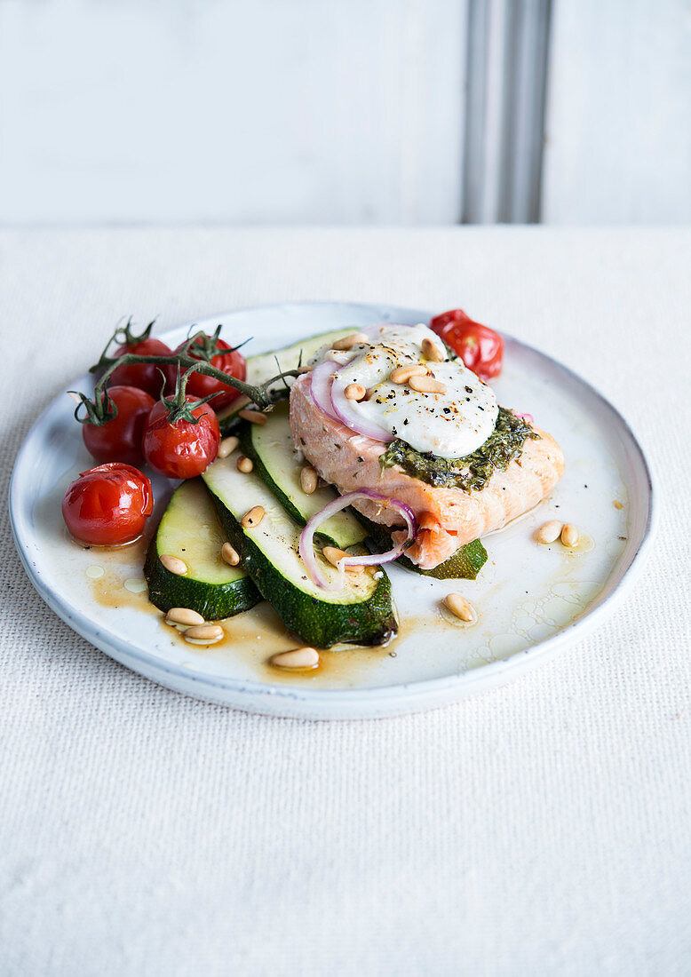 Salmon with steamed courgette and cherry tomato