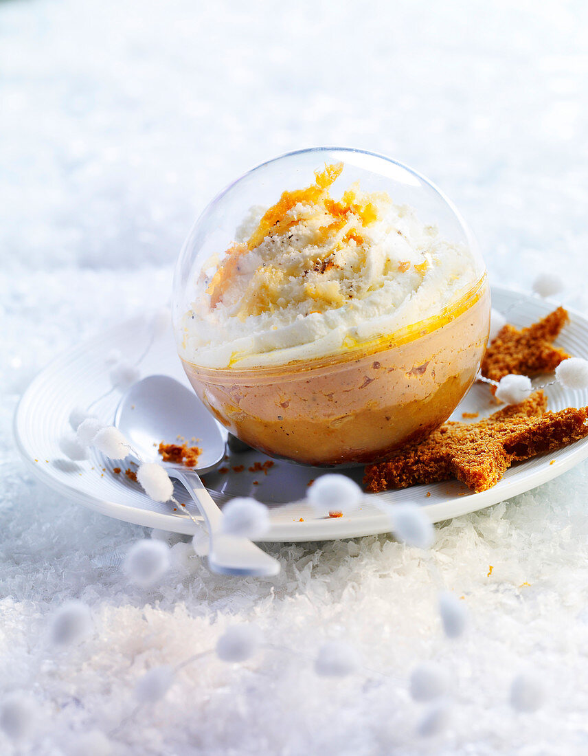 Snowball with foie gras and gingerbread stars