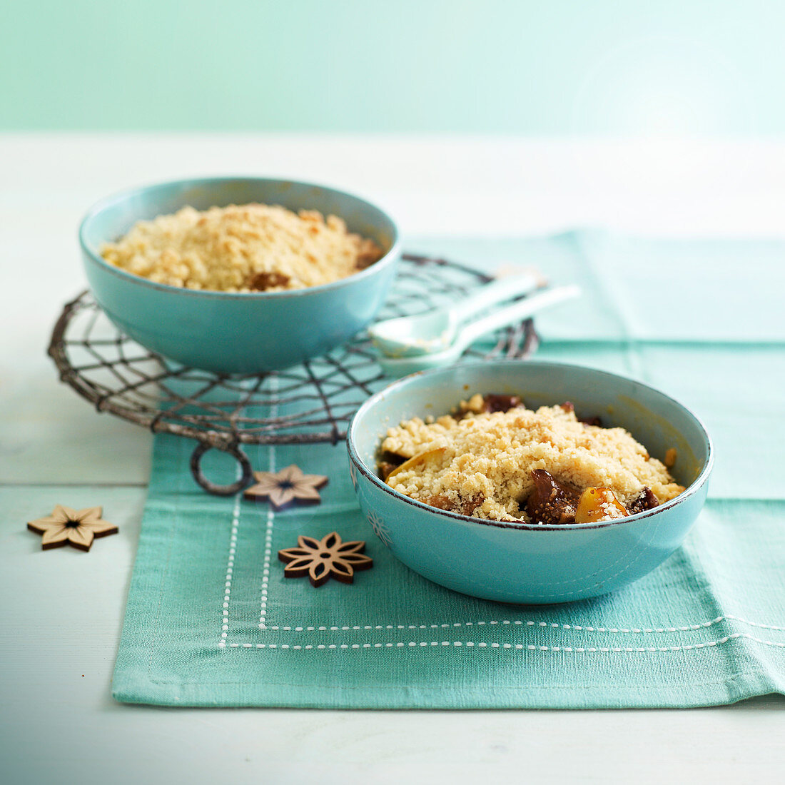 Fig and apple crumble