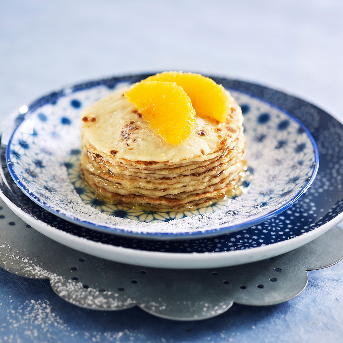 Mille-feuille aus Crepes mit Orangenmarmelade