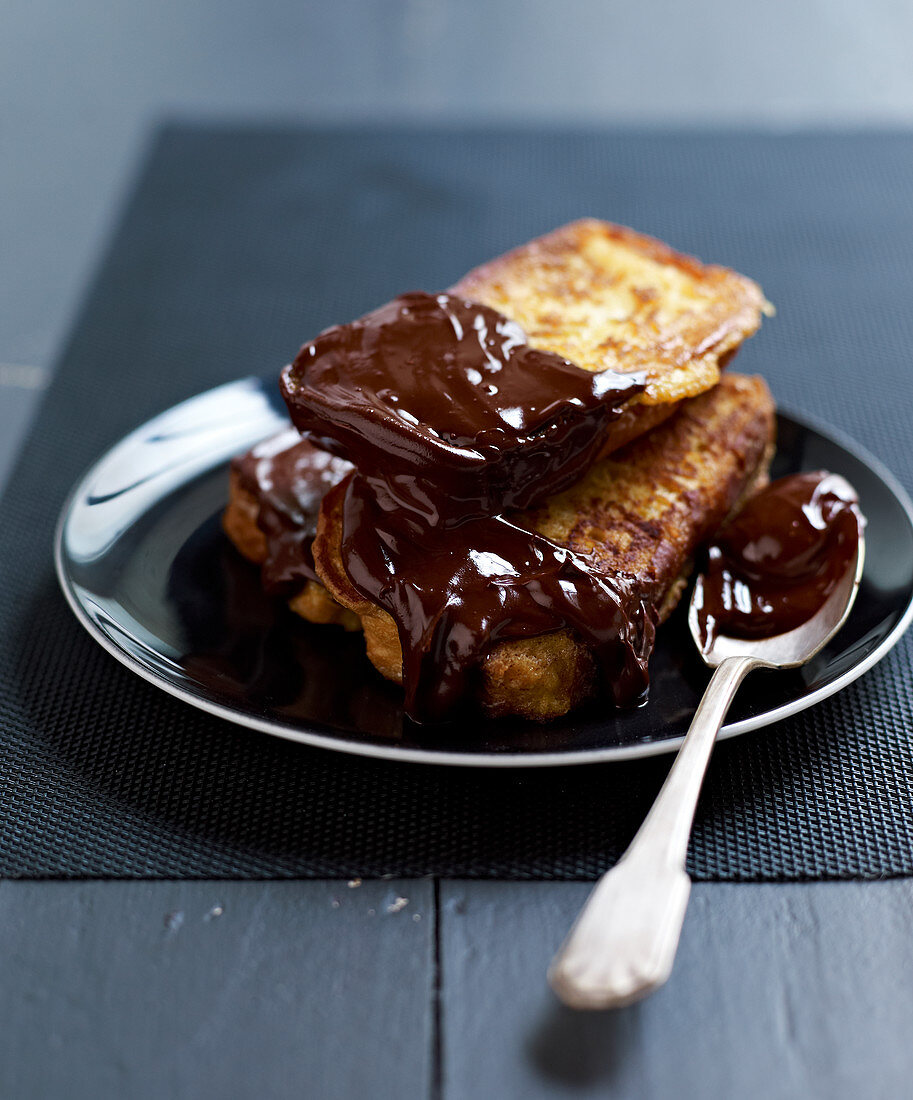 Brioche perdu with melted chocolate