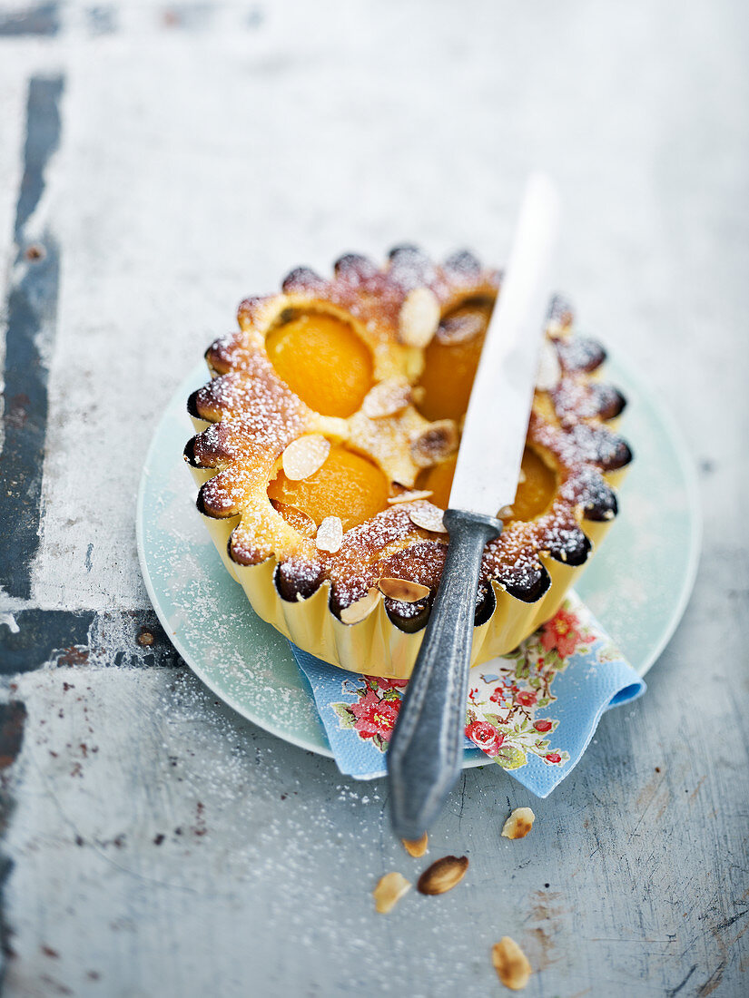 Cheese tartlet with peach