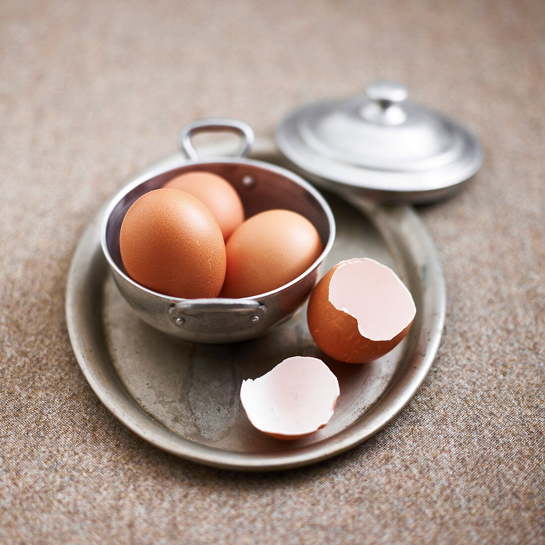 Eggs, whole and egg shells