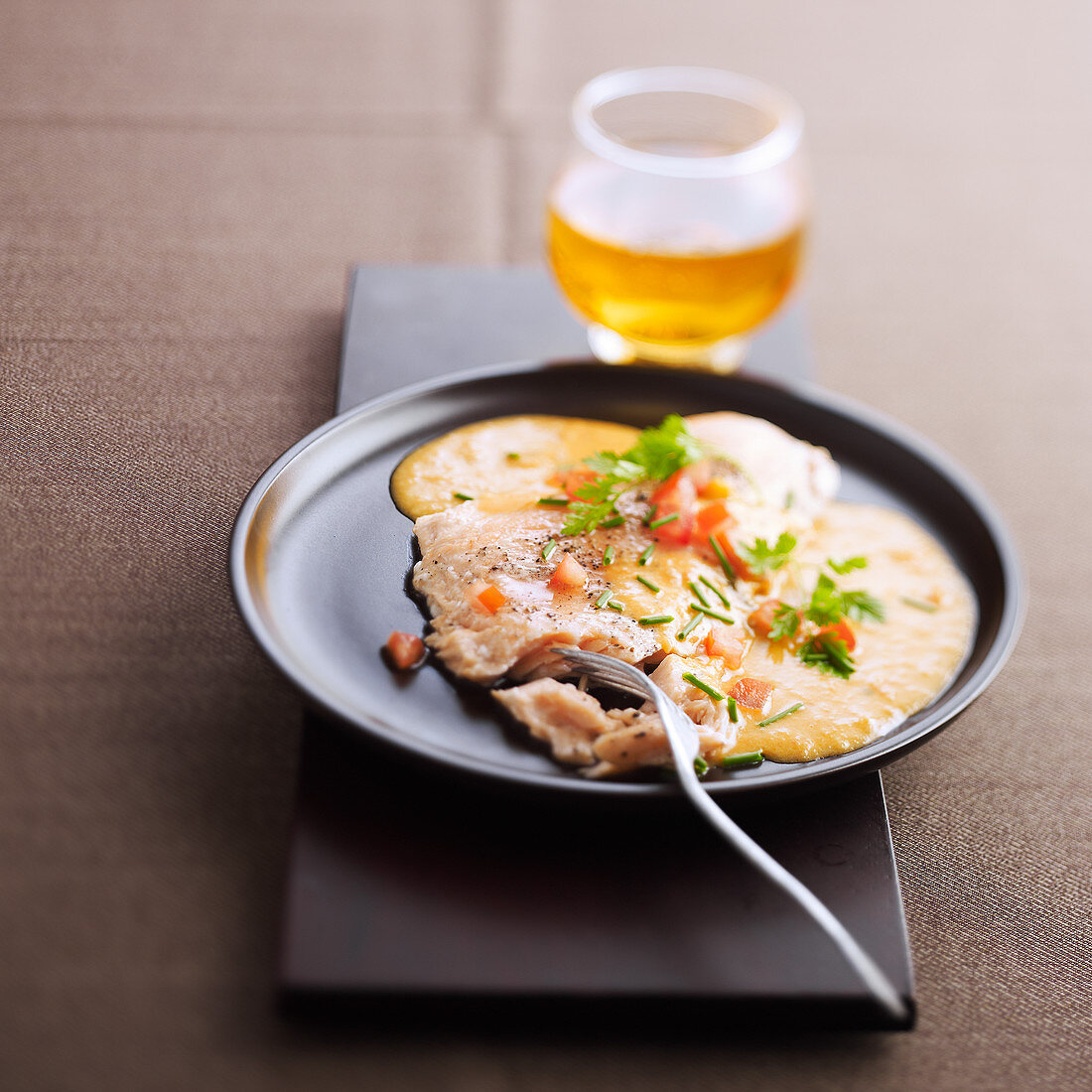 Salmon escalope with cider sauce