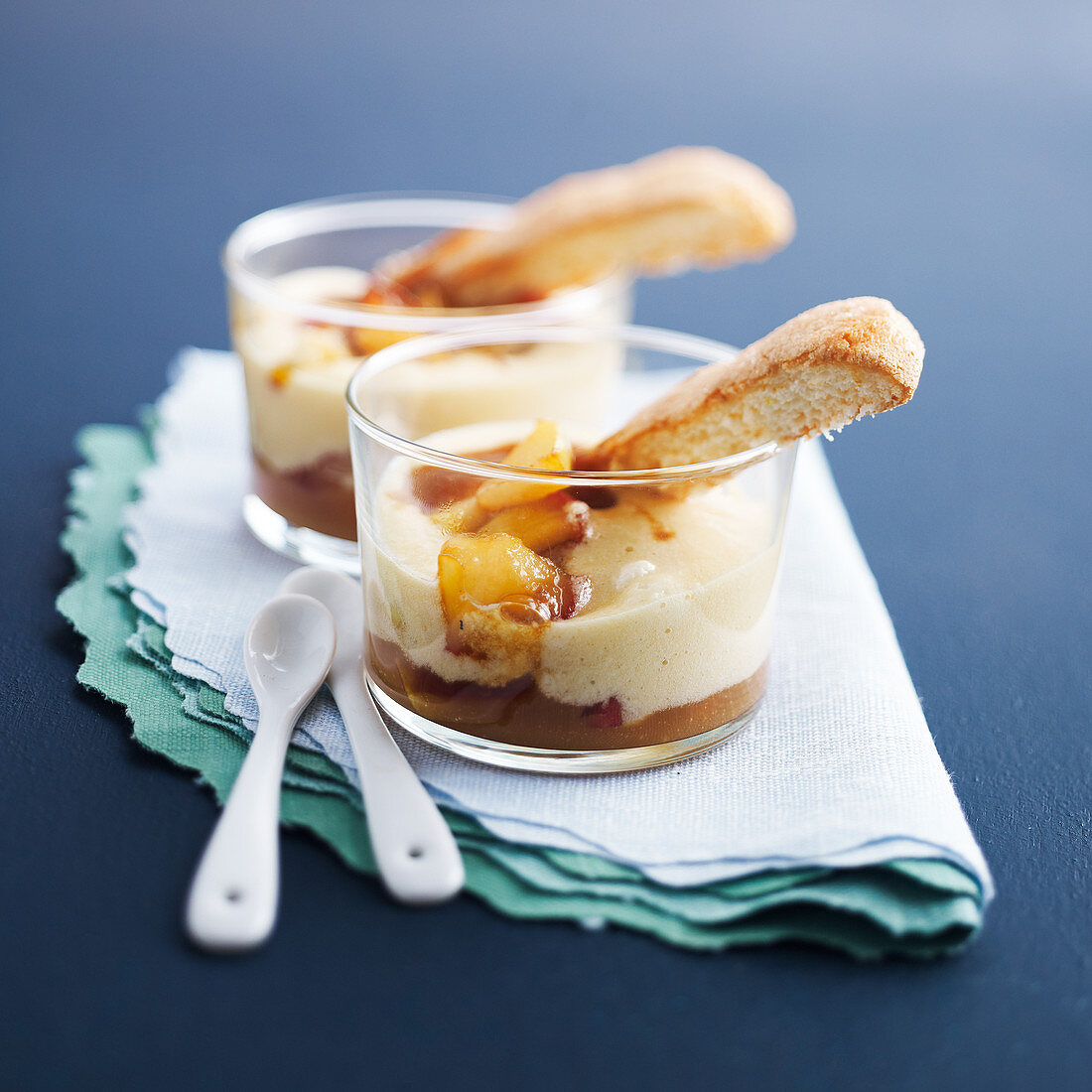 Tiramisu-style dessert with apple and cider