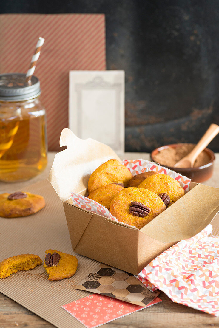 Pumpkin biscuits with cinnamon and pecans