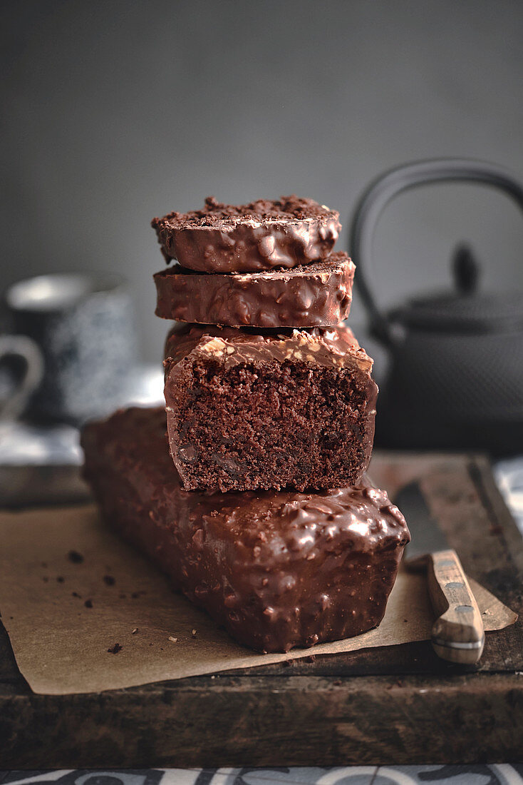 Chocolate and praline cake