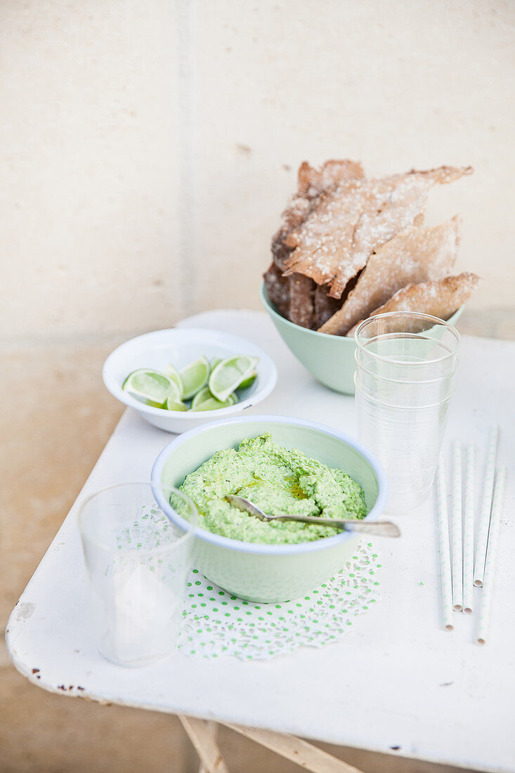 Pea spread with lime