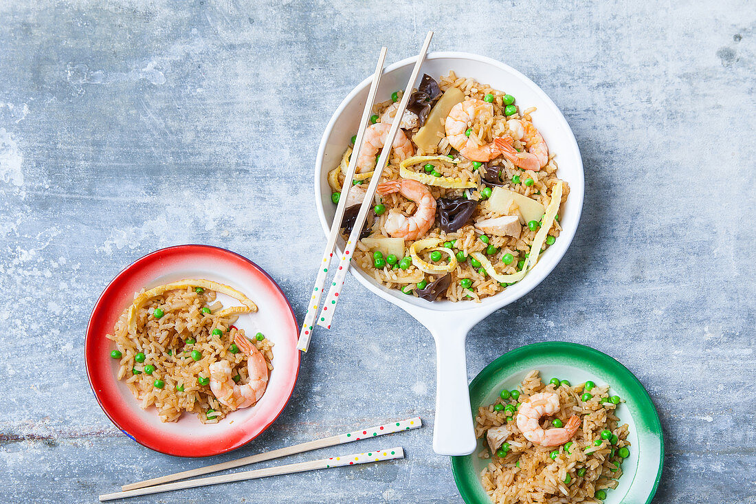 Cantonese rice with shrimps