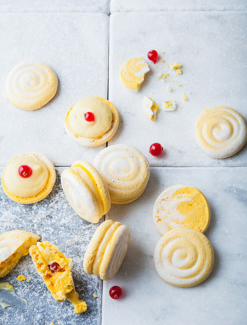 Lemon meringue biscuits macaron style