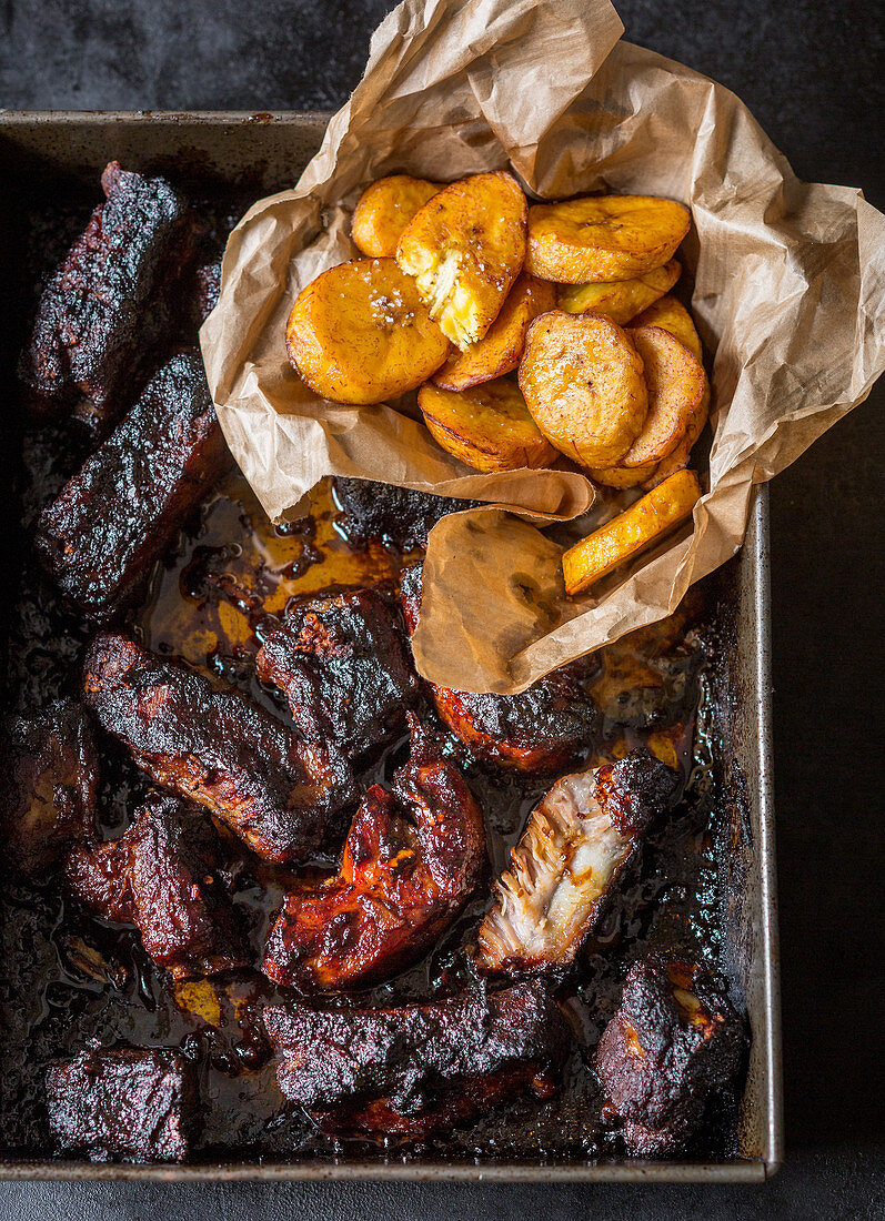 Ribs with plantains