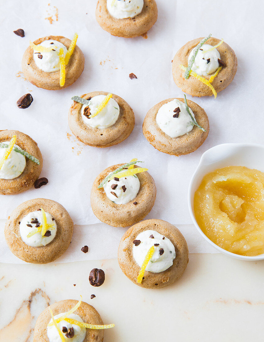 Coffee tartlets with lemon mousse