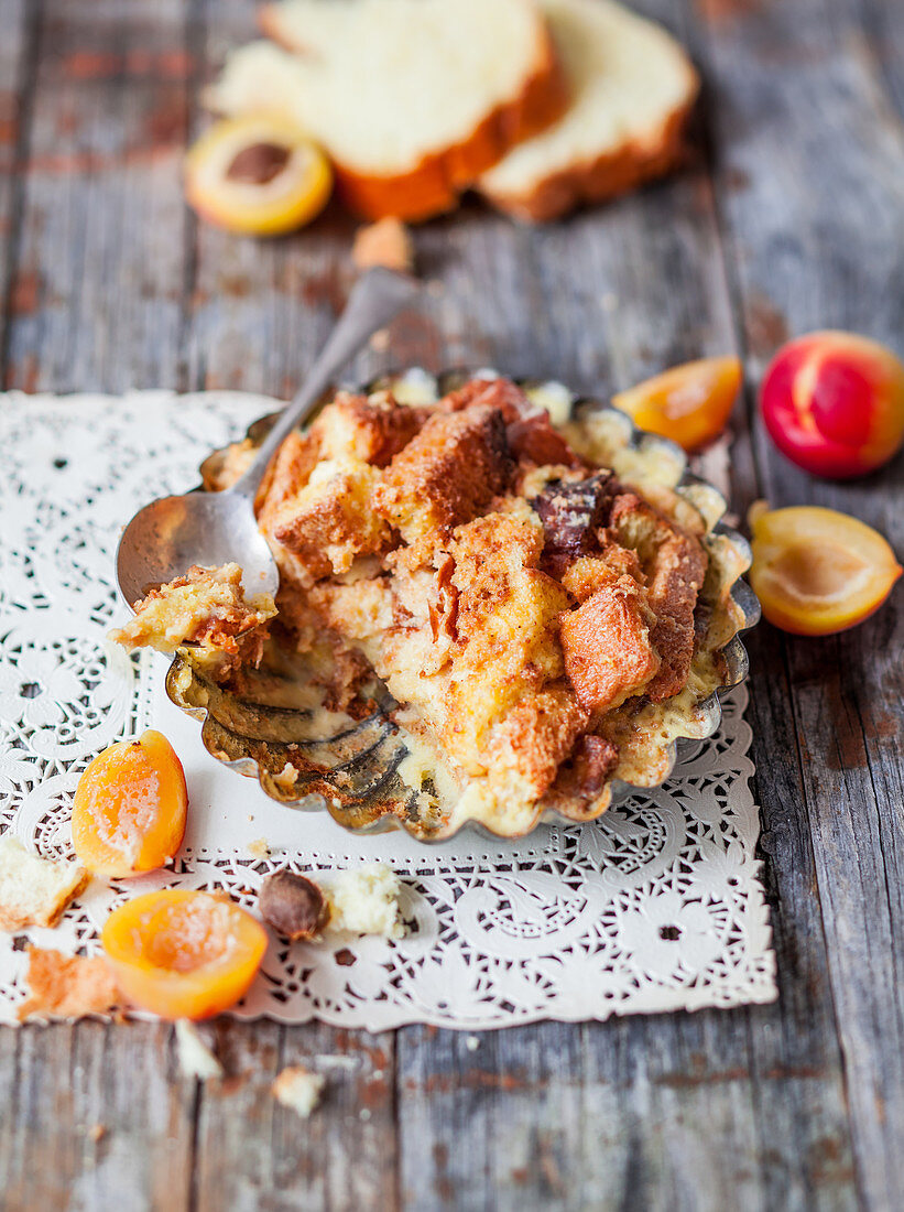 Pain Perdu tartlets with apricots (France)