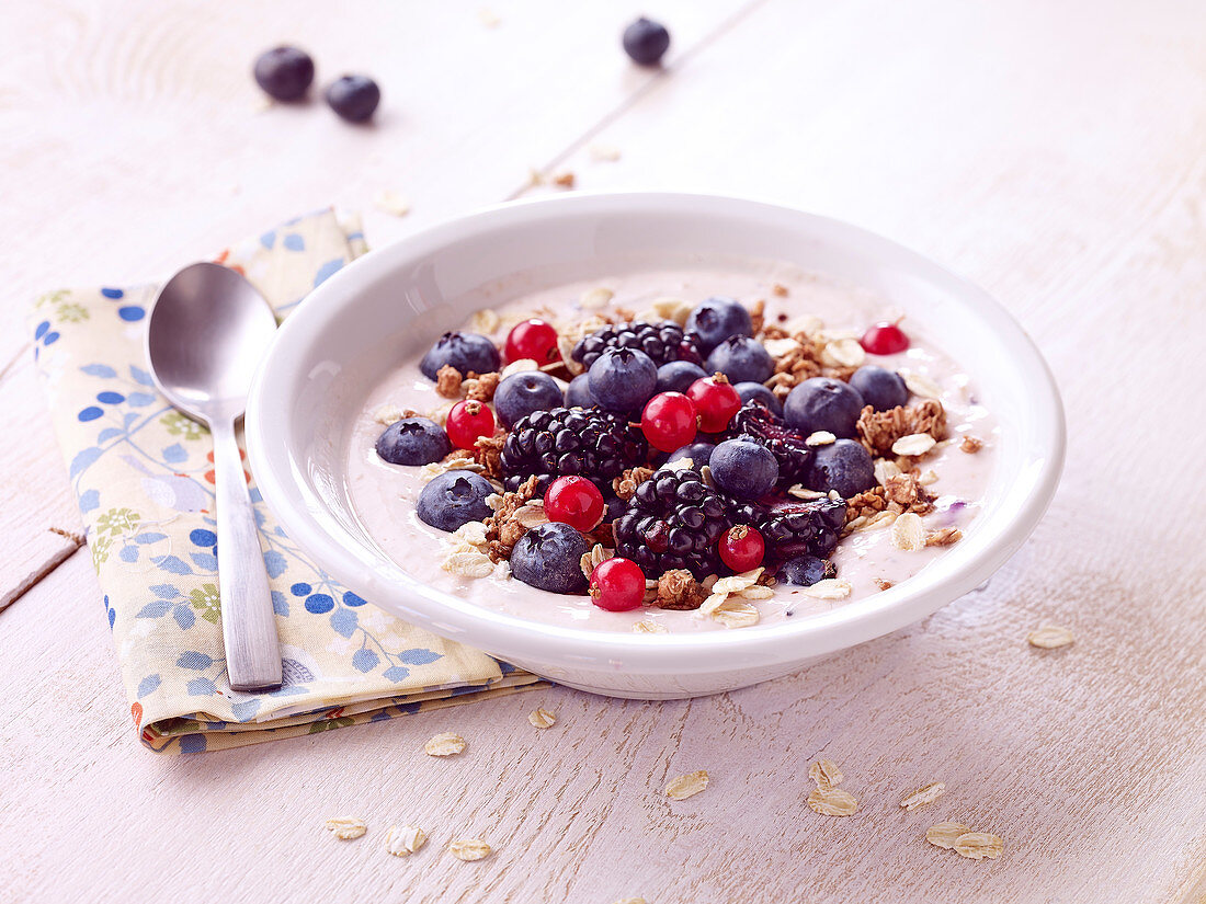 Muesli with summer berries